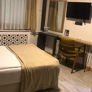Otel Gueleryuez **